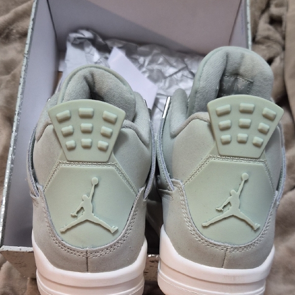 Jordan Shoes - Jordan Athletic Shoes in Light Gray and Mint
